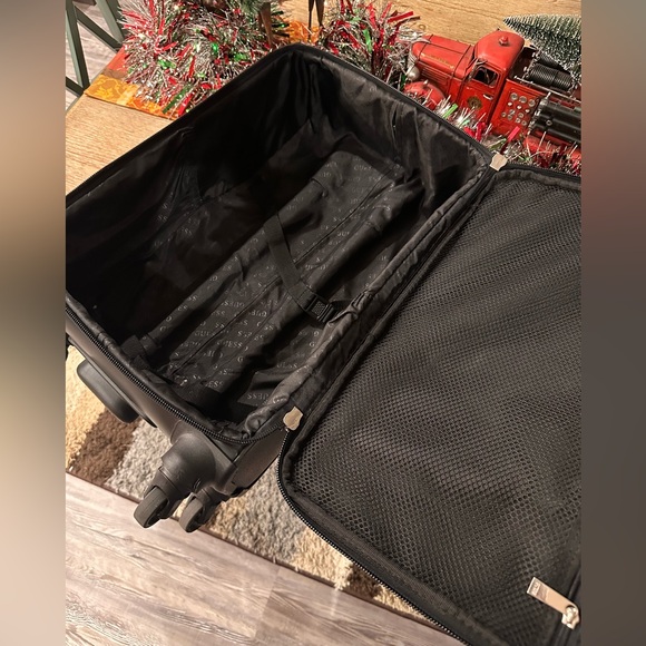 Guess Proposal Luggage Set - Picture 10 of 16